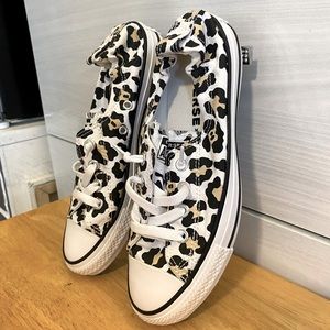 Leopard Converse shoreline size 7.5